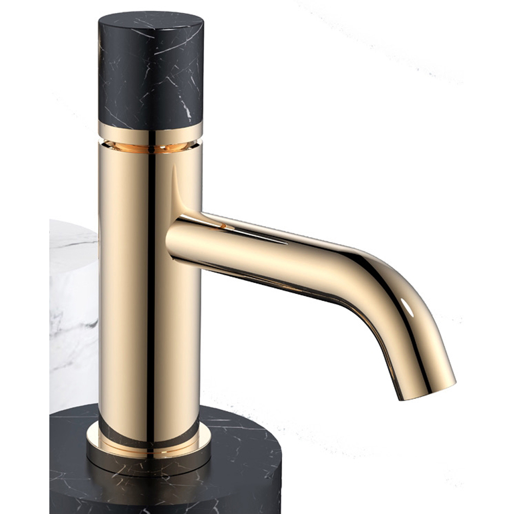 

Смеситель Boheme Stick 121-G-MR-Black для раковины, Золото;черный